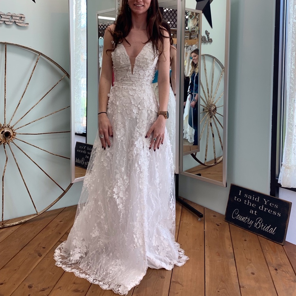 Floral Lace Wedding Dress